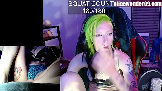 Snapshot of alicewonder09 chatting on October 8, 2025, 4:14 am alicewonder09 online show from October 8, 2025, 4:14 am