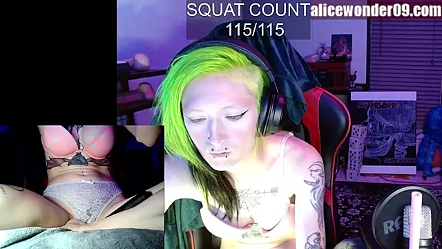 Snapshot of alicewonder09 chatting on October 10, 2025, 4:35 am alicewonder09 online show from October 10, 2025, 4:35 am