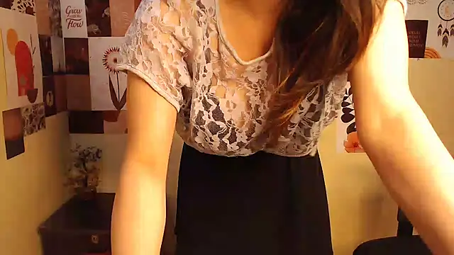 Snapshot of __Aashiii chatting on February 5, 2025, 1:44 pm Aashiii online show from February 5, 2025, 1:44 pm