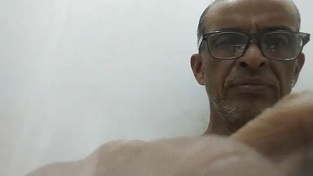 Snapshot of jrfm14 chatting on October 11, 2025, 3:18 am jrfm14 online show from October 11, 2025, 3:18 am