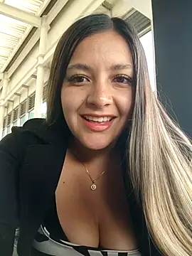 Snapshot of alana_69 chatting on October 16, 2025, 9:45 pm alana 69 online show from October 16, 2025, 9:45 pm