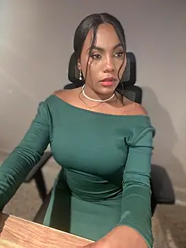 Sara Boom online show from December 5, 2025, 3:05 am