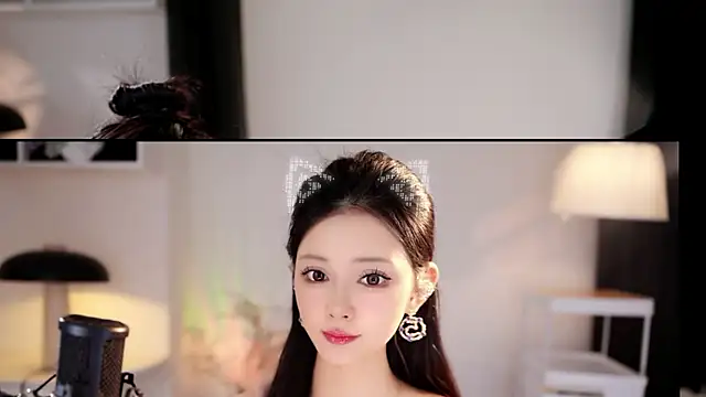 Ocean--Lili online show from May 17, 2026, 1:22 pm