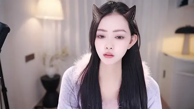 Ocean--Lili online show from October 25, 2025, 2:17 pm