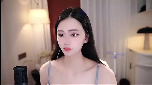 Ocean--Lili online show from September 10, 2025, 2:05 pm
