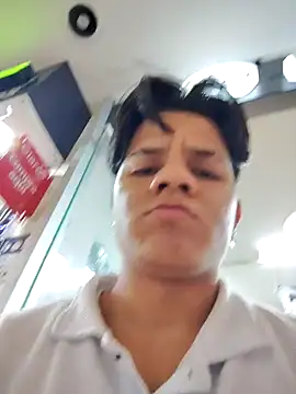 KissedOpinion online show from December 17, 2025, 5:18 pm