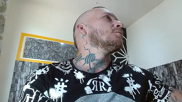 stripnolimits online show from December 4, 2025, 4:39 pm