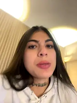 Sarasanders 4 online show from October 3, 2025, 2:37 am