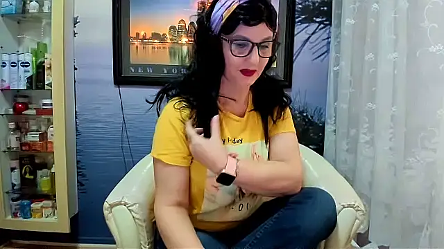 Snapshot of Mature4you44 chatting on February 21, 2025, 9:24 am Mature4you44 online show from February 21, 2025, 9:24 am