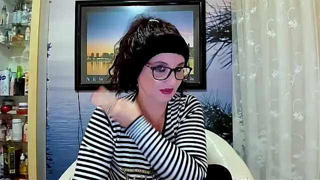 Snapshot of Mature4you44 chatting on February 15, 2025, 8:33 am Mature4you44 online show from February 15, 2025, 8:33 am