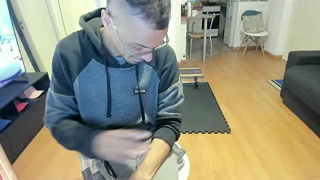 guachin hunk online show from September 9, 2025, 2:48 pm