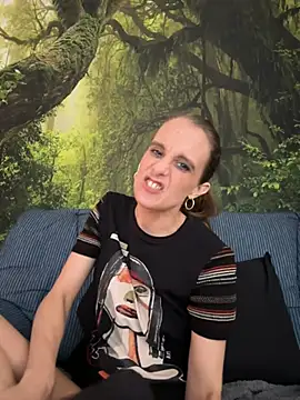 LadyChantale online show from February 26, 2025, 4:27 pm