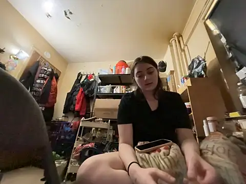 Snowbunnycake 131 online show from June 16, 2026, 1:44 pm