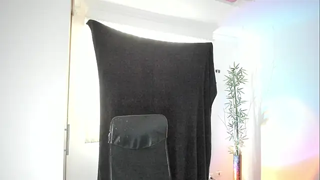 Snapshot of Giordano_Russo chatting on May 15, 2026, 9:35 pm Giordano Russo online show from May 15, 2026, 9:35 pm