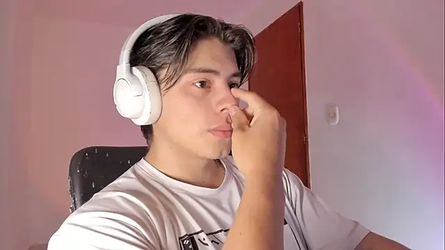 Giordano Russo online show from April 11, 2026, 2:43 pm