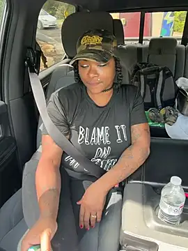 HaloRodeoLover2 online show from April 19, 2026, 7:05 pm