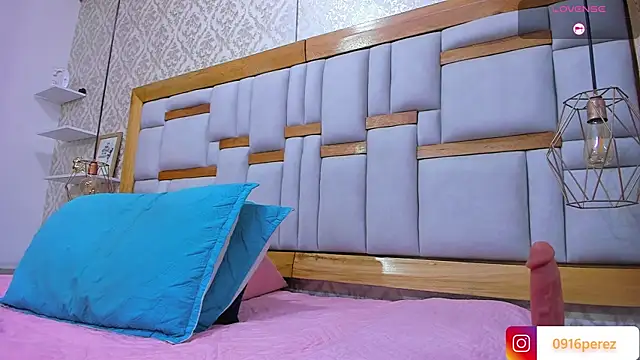 Snapshot of _kaarla_ chatting on September 19, 2025, 7:18 pm  kaarla  online show from September 19, 2025, 7:18 pm