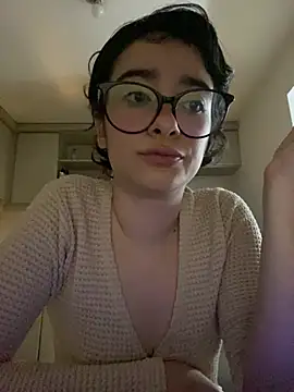  Lunnaa  online show from April 6, 2026, 4:46 am