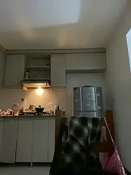  Lunnaa  online show from April 18, 2026, 2:47 am