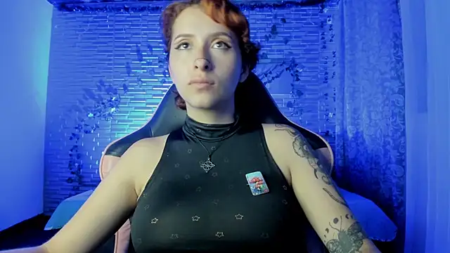 Snapshot of Ginger_Sweetty chatting on November 18, 2025, 11:15 pm Ginger Sweetty online show from November 18, 2025, 11:15 pm