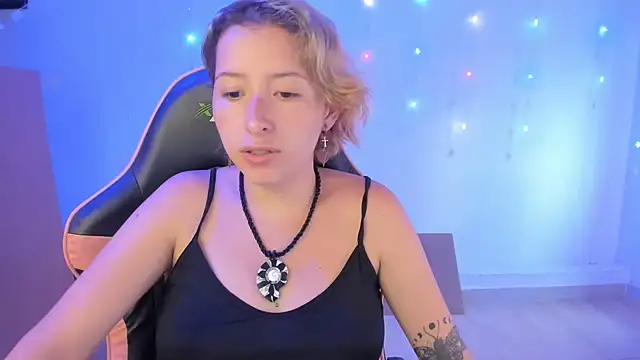 Ginger Sweetty online show from December 14, 2024, 9:45 pm