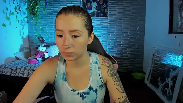 Snapshot of Ginger_Sweetty chatting on September 24, 2025, 10:59 pm Ginger Sweetty online show from September 24, 2025, 10:59 pm