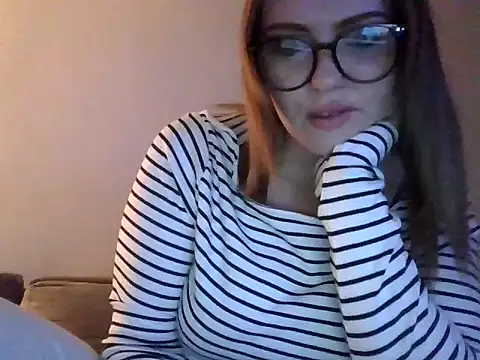 Snapshot of Sexclusive25 chatting on September 14, 2025, 7:25 pm Sexclusive25 online show from September 14, 2025, 7:25 pm