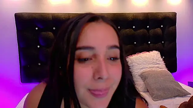 Snapshot of ValenScott1 chatting on February 11, 2025, 4:24 pm ValenScott1 online show from February 11, 2025, 4:24 pm