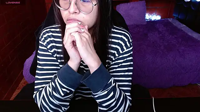 MidoriQuiinn online show from May 15, 2026, 4:16 pm