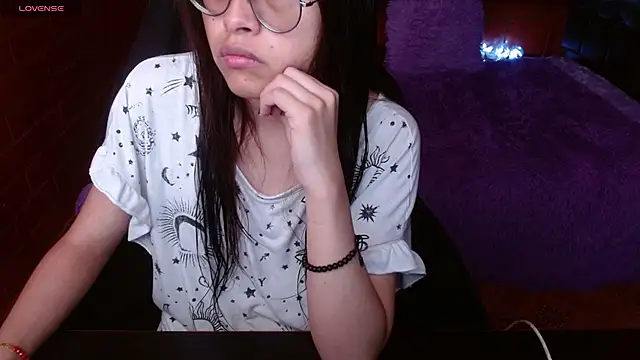 MidoriQuiinn online show from June 4, 2026, 4:00 pm