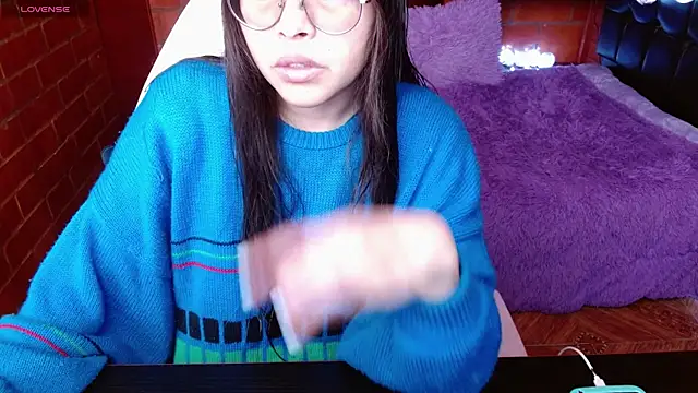 MidoriQuiinn online show from May 12, 2026, 4:02 pm