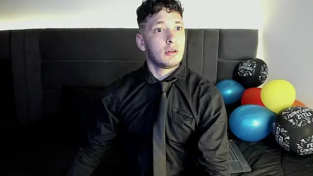 alejandro  2 online show from October 1, 2025, 4:33 pm