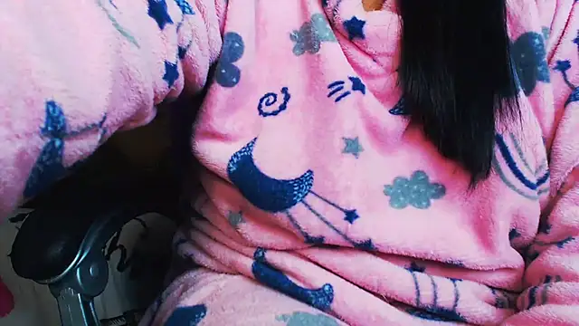 Snapshot of sahtlove1 chatting on September 14, 2025, 5:19 am sahtlove1 online show from September 14, 2025, 5:19 am