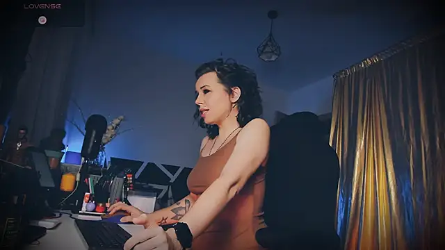 Snapshot of LisaDove chatting on March 1, 2025, 1:53 am LisaDove online show from March 1, 2025, 1:53 am