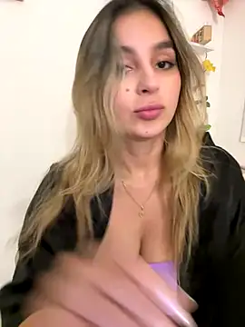 Snapshot of oriana_zoeee chatting on October 30, 2025, 12:09 am oriana zoeee online show from October 30, 2025, 12:09 am