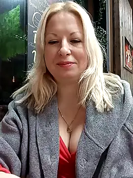 Arina smiles online show from December 6, 2024, 6:22 pm