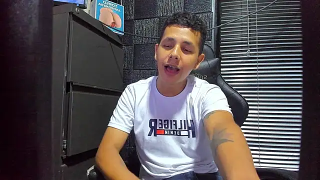 boy bigcock24cm online show from June 11, 2026, 2:53 am