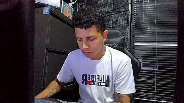 boy bigcock24cm online show from June 20, 2026, 11:54 pm