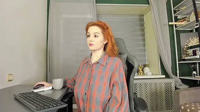 Snapshot of -Aariella- chatting on June 9, 2026, 9:38 pm -Aariella- online show from June 9, 2026, 9:38 pm