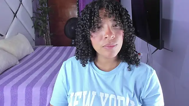 Snapshot of DannaBerry chatting on September 19, 2025, 4:11 pm DannaBerry online show from September 19, 2025, 4:11 pm