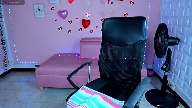 DannaBerry online show from March 13, 2025, 5:50 pm