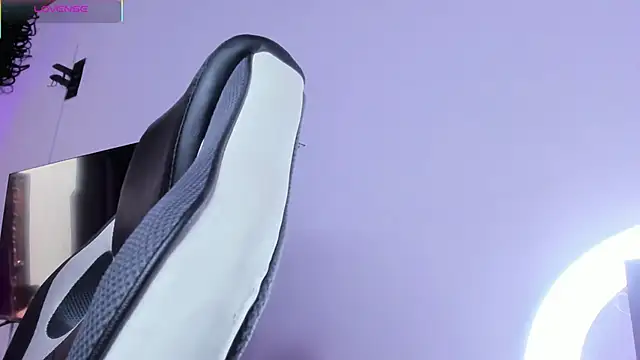 Snapshot of DannaBerry chatting on October 6, 2025, 3:46 pm DannaBerry online show from October 6, 2025, 3:46 pm