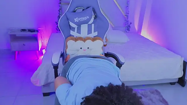 Snapshot of DannaBerry chatting on October 29, 2025, 3:44 pm DannaBerry online show from October 29, 2025, 3:44 pm