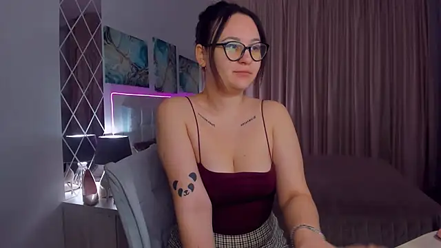 EsterLogan online show from January 20, 2025, 8:19 am