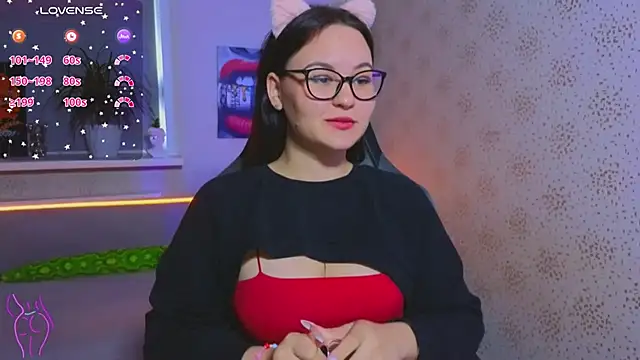 Snapshot of EsterLogan chatting on October 1, 2025, 11:25 am EsterLogan online show from October 1, 2025, 11:25 am