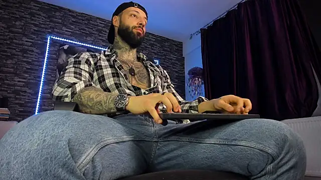 JonahHunt online show from February 24, 2025, 10:14 pm