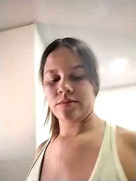 Snapshot of sweet_lucia chatting on October 24, 2025, 12:37 pm sweet lucia online show from October 24, 2025, 12:37 pm