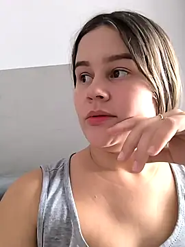 Snapshot of sweet_lucia chatting on January 17, 2025, 2:18 pm sweet lucia online show from January 17, 2025, 2:18 pm