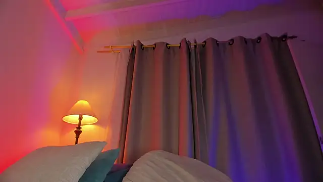 Snapshot of hot_booty_ chatting on October 28, 2025, 10:41 pm hot booty  online show from October 28, 2025, 10:41 pm