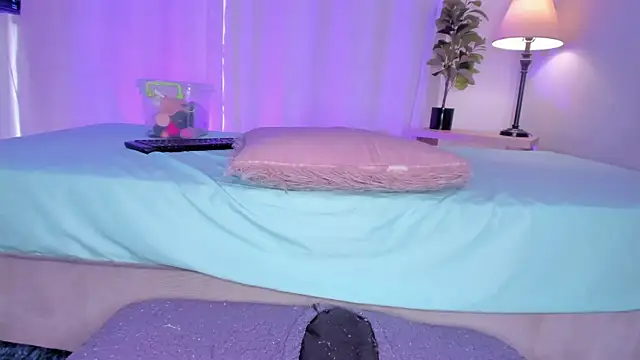 hot booty  online show from February 15, 2025, 8:34 pm